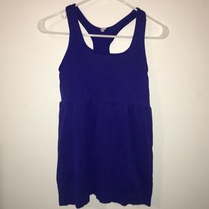 Athletic workout shirt with built in bra